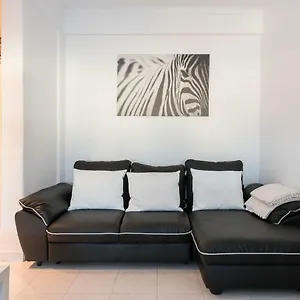 https://apartamento-correia-teles-20-7-d.hotels-lisbon-portugal.com